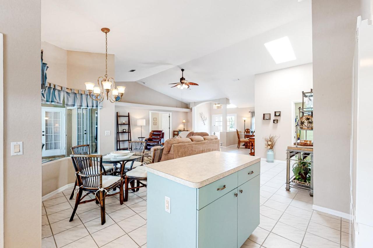 Life At The Canal Cape Coral Extérieur photo